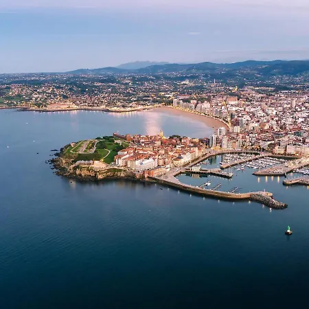 Bed & Breakfast La Cuevona De Gijon-cimadevilla *
