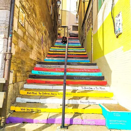 La Cuevona De Gijon-cimadevilla Bed & Breakfast
